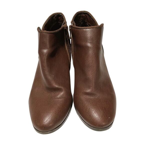 St John’s Bay brown ankle boots sz 6.5 Chelsea booties low heel comfortable - Picture 3 of 11